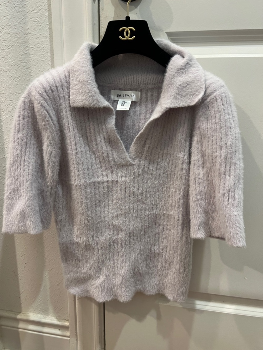 Bailey 44 Pale Lilac V‑Notch Collared Short Sleeve Sweater